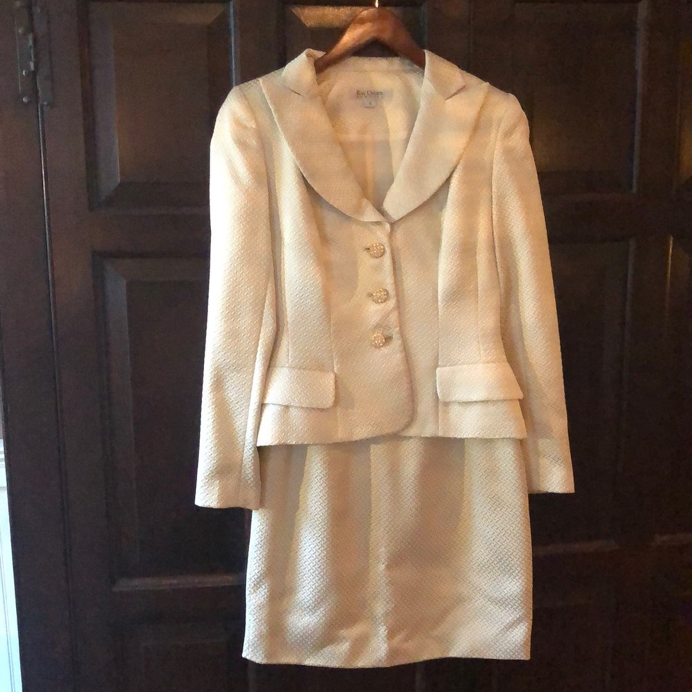 Stunning Kay Unger Suit